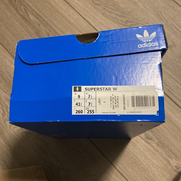 Adidas - Superstar. Size 9 - Picture 7 of 7